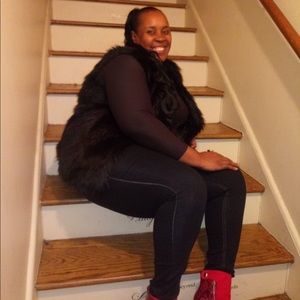 Meet your Posher, Crystal